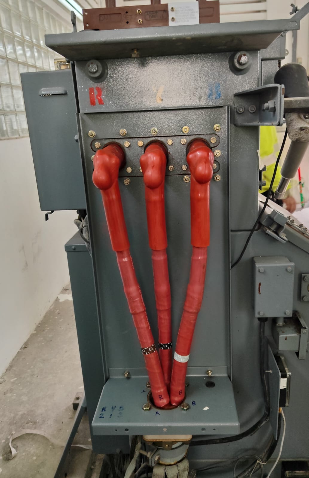 HV cable connection to transformer